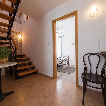 Luxury Mansarda Duplex - Centre - Stone House Апартаменты *