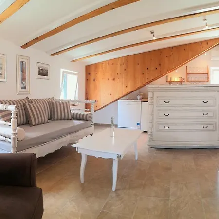 Luxury Mansarda Duplex - Centre - Stone House