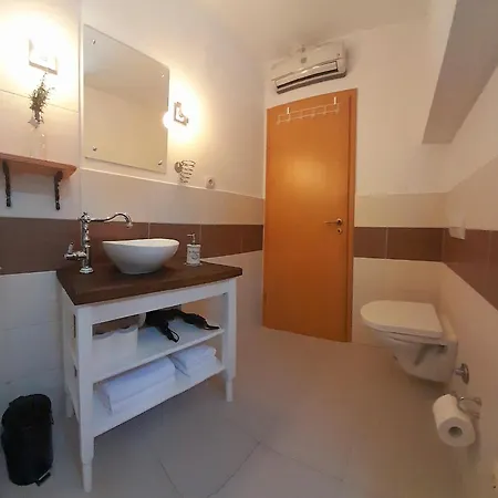 Luxury Mansarda Duplex - Centre - Stone House Split