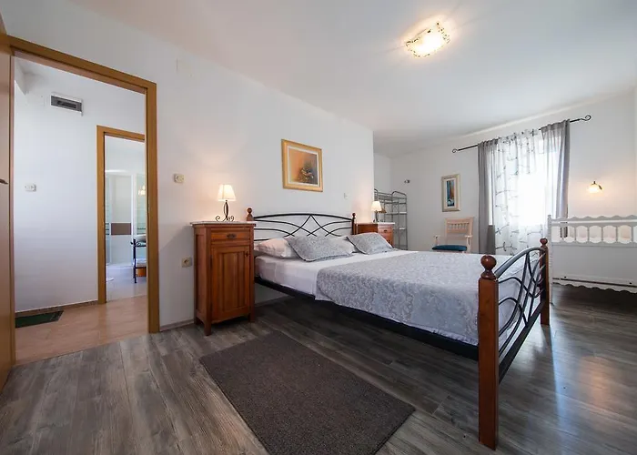 Luxury Mansarda Duplex - Centre - Stone House Apartment